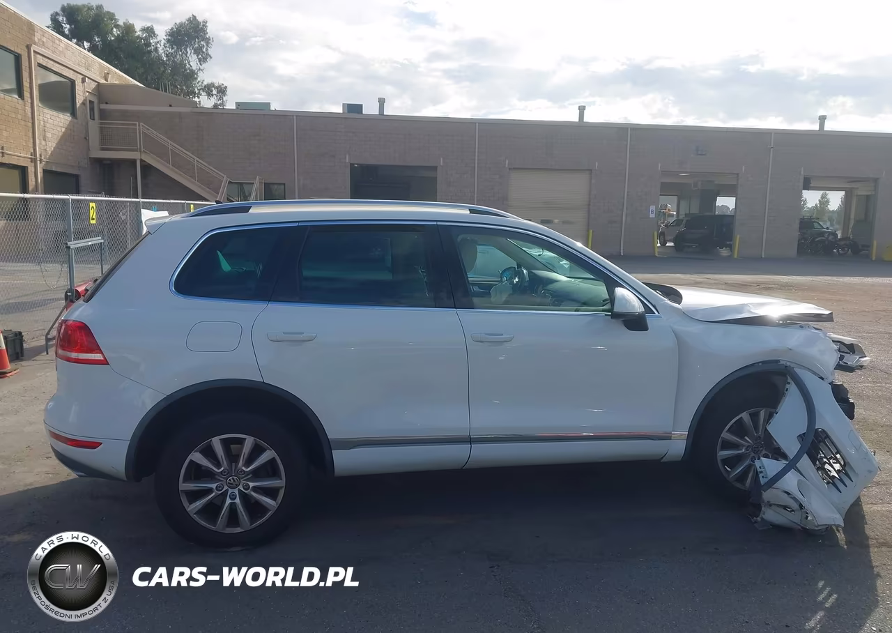 2013 Volkswagen Touareg Tdi Sport VIN:WVGEP9BP2DD013441 - 12