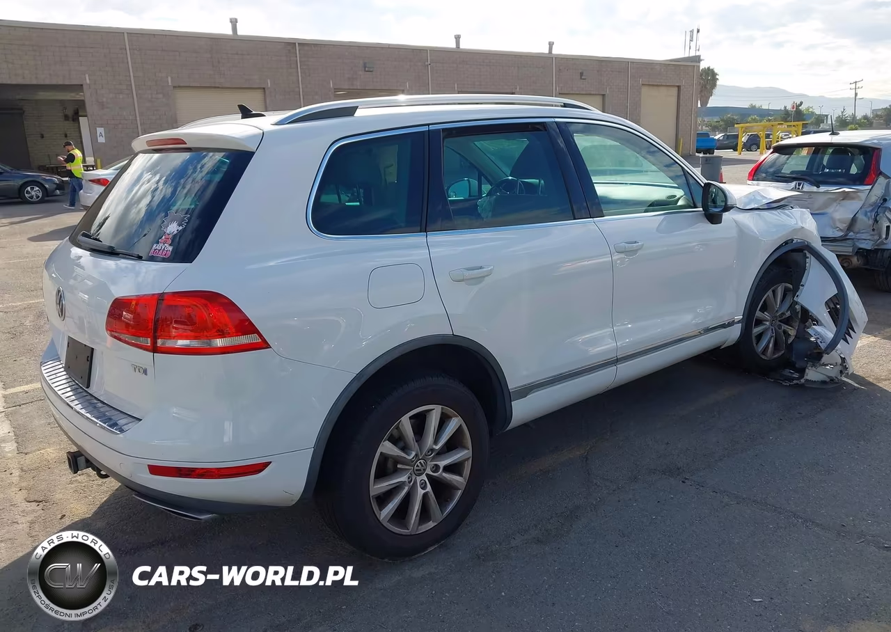 2013 Volkswagen Touareg Tdi Sport VIN:WVGEP9BP2DD013441 - 4