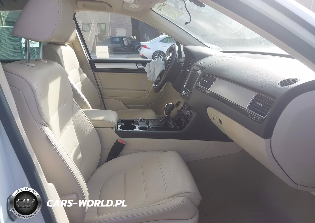 2013 Volkswagen Touareg Tdi Sport VIN:WVGEP9BP2DD013441 - 5