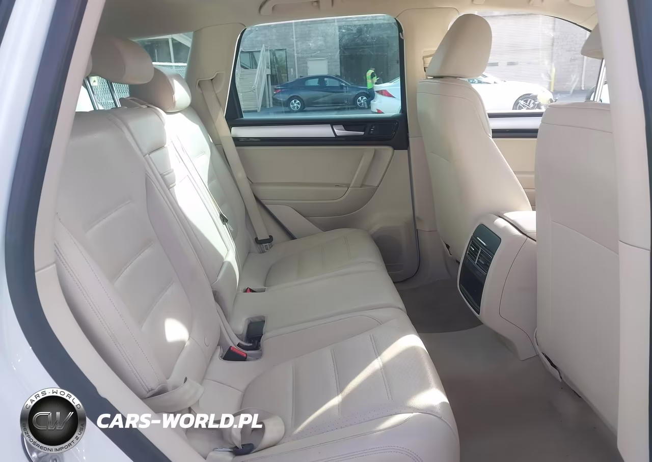 2013 Volkswagen Touareg Tdi Sport VIN:WVGEP9BP2DD013441 - 8