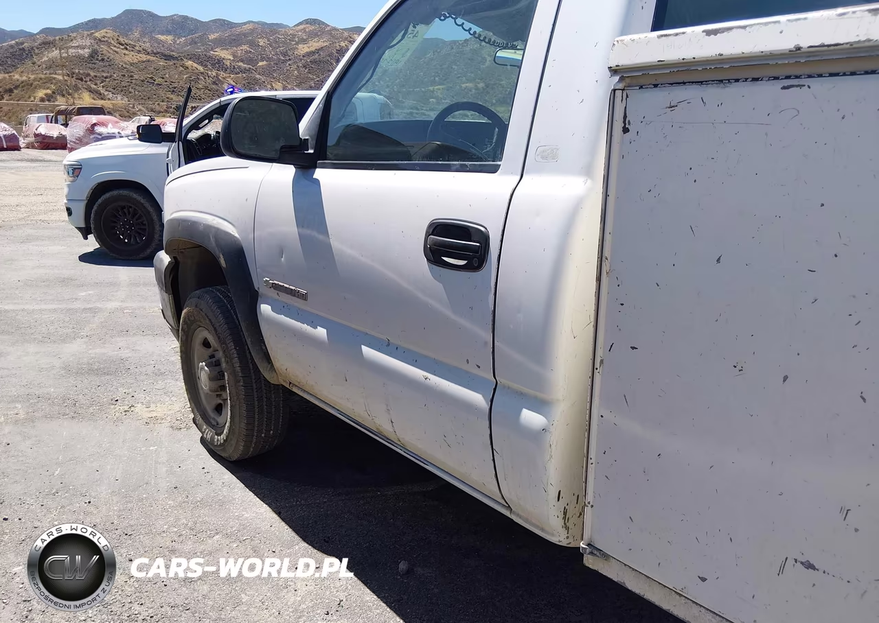2005 Chevrolet Silverado 2500Hd Work Truck VIN:1GCHC24U65E206615 - 12