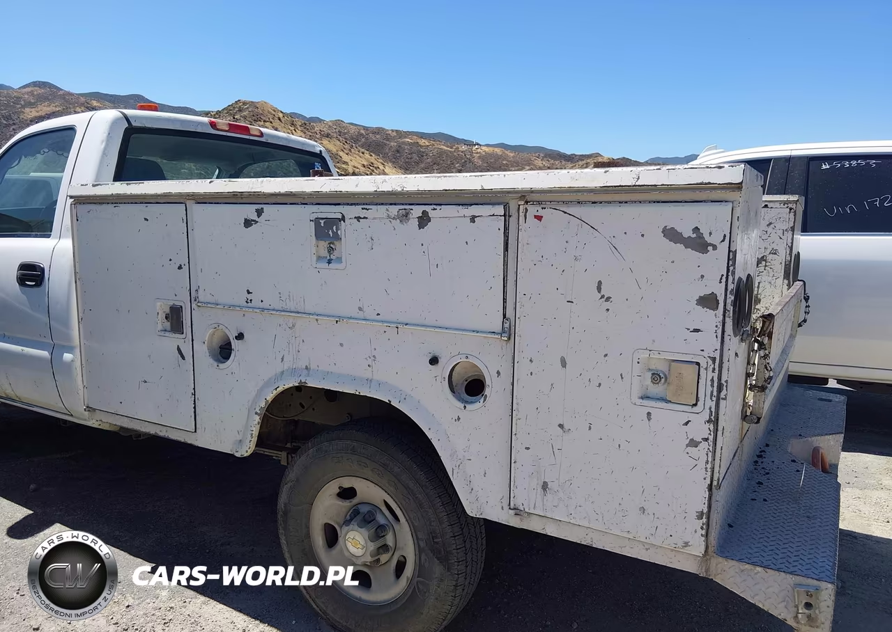 2005 Chevrolet Silverado 2500Hd Work Truck VIN:1GCHC24U65E206615 - 6