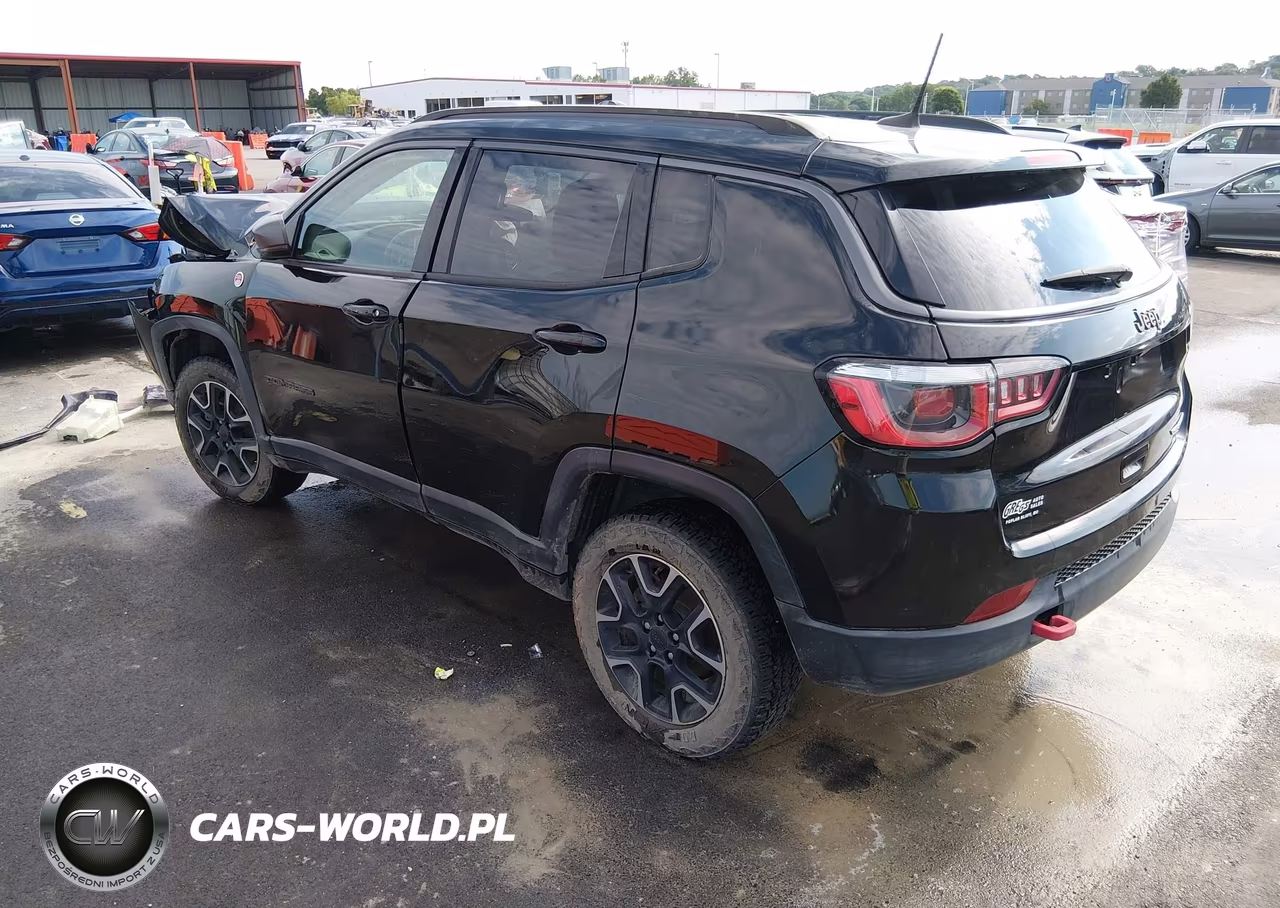2019 Jeep Compass Trailhawk 4X4 VIN:3C4NJDDB1KT592617 - 3