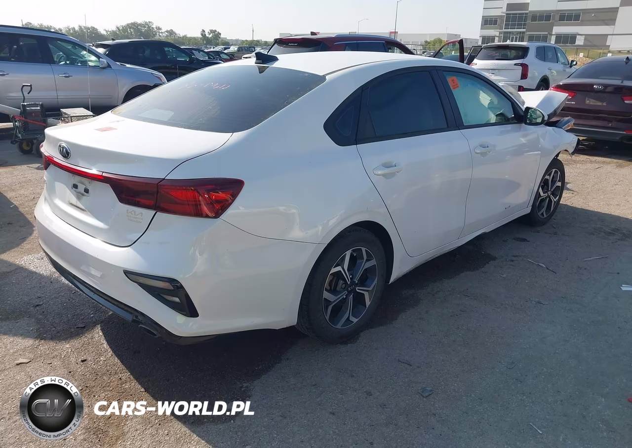 2021 Kia Forte Lxs VIN:3KPF24AD5ME295543 - 4
