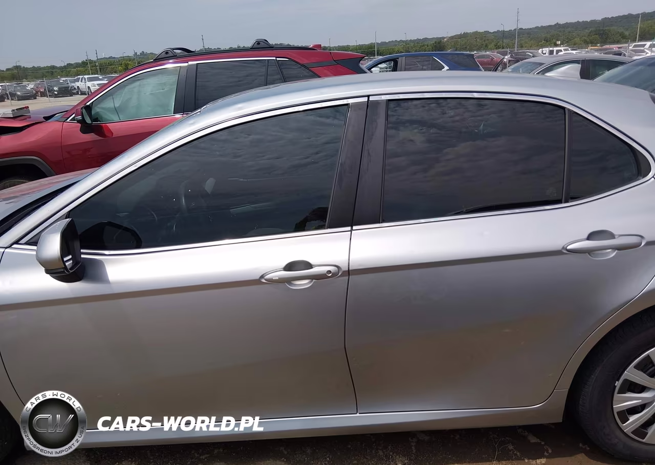 2024 Toyota Camry Hybrid Le VIN:4T1C31AK6RU626034 - 14