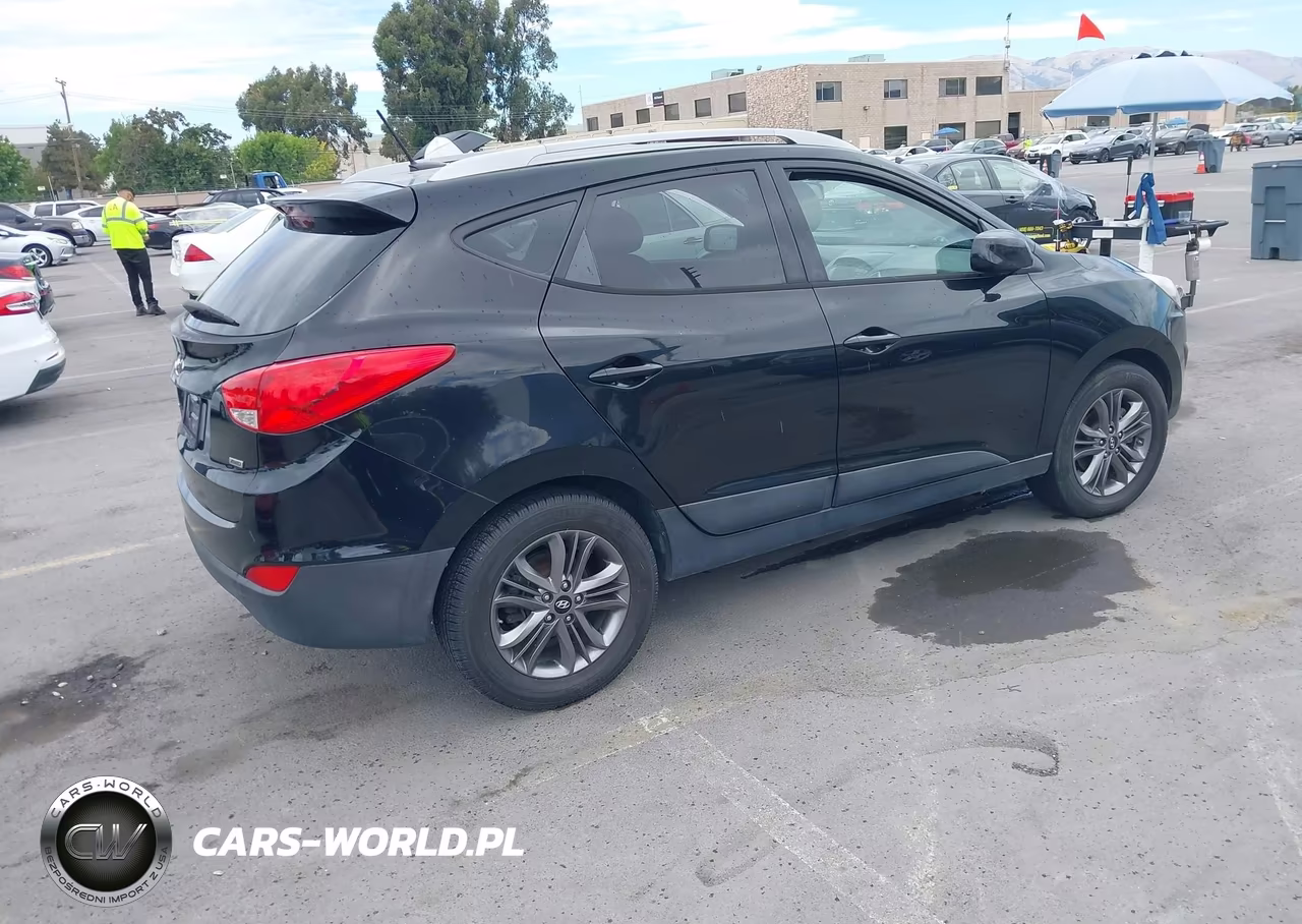 2015 Hyundai Tucson Se VIN:KM8JUCAG0FU112834 - 4