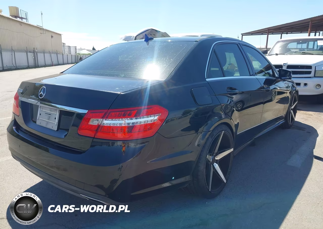 2010 Mercedes-Benz E 550 VIN:WDDHF7CB3AA203568 - 4