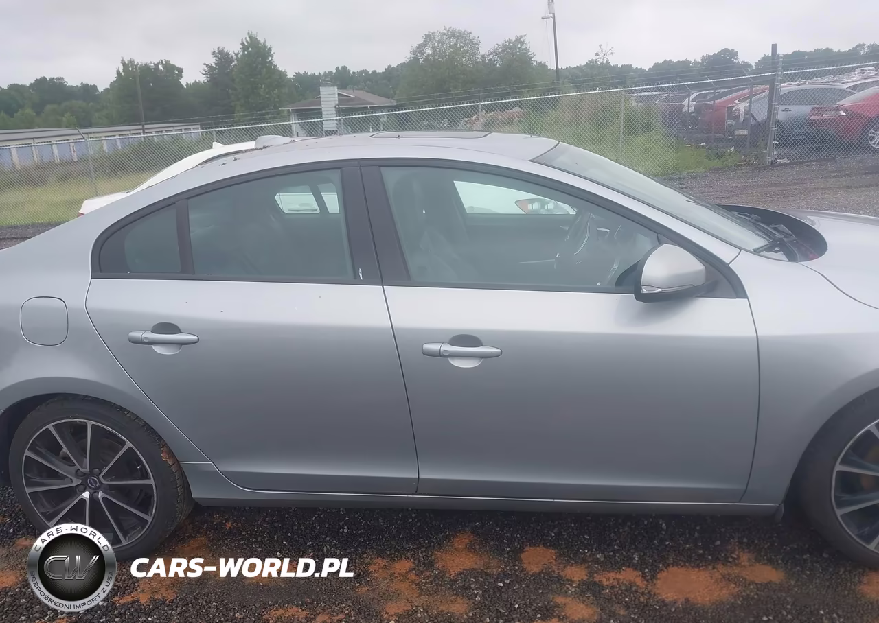 2017 Volvo S60 T5 Dynamic VIN:YV126MFL3H2433547 - 13