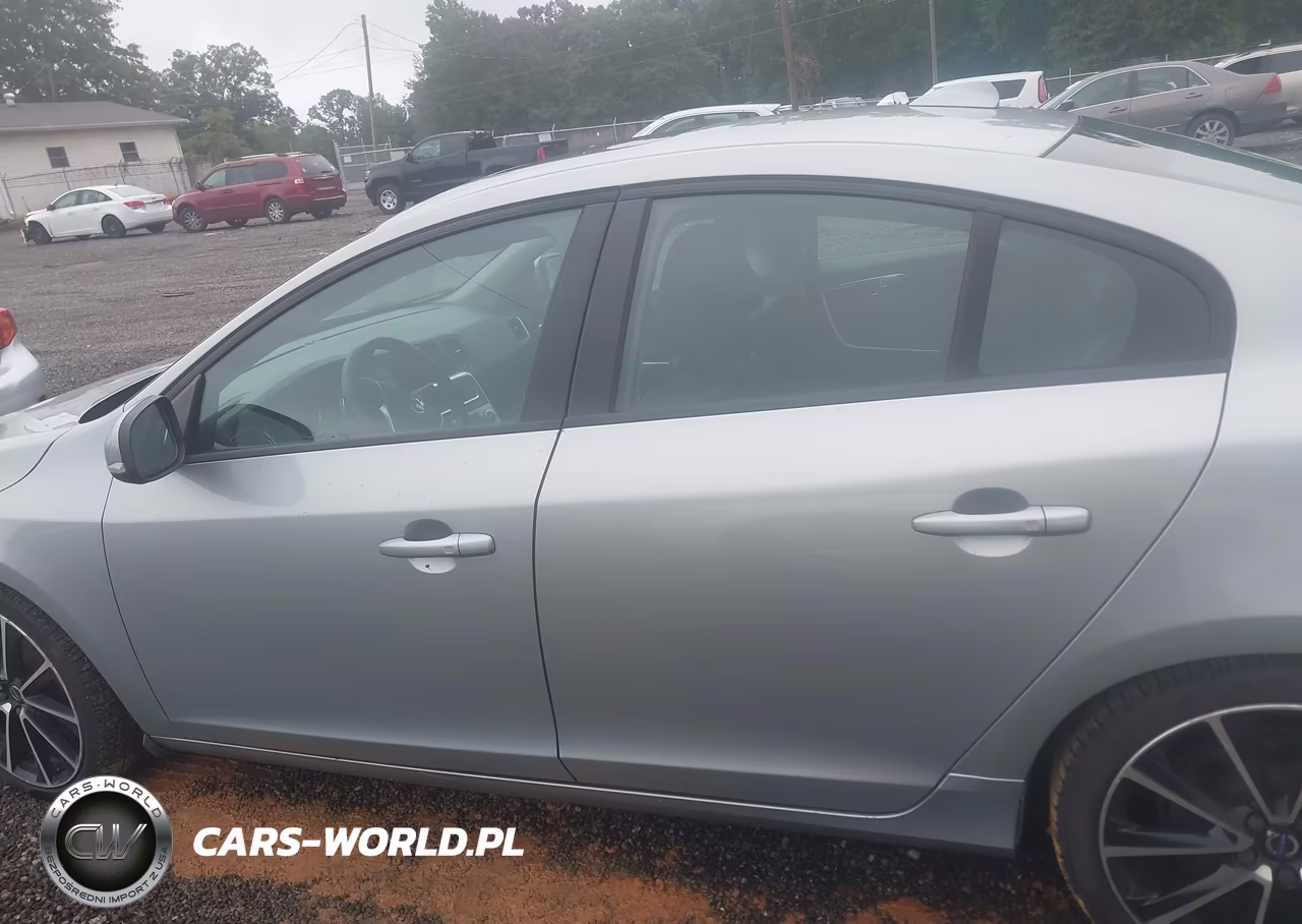 2017 Volvo S60 T5 Dynamic VIN:YV126MFL3H2433547 - 14