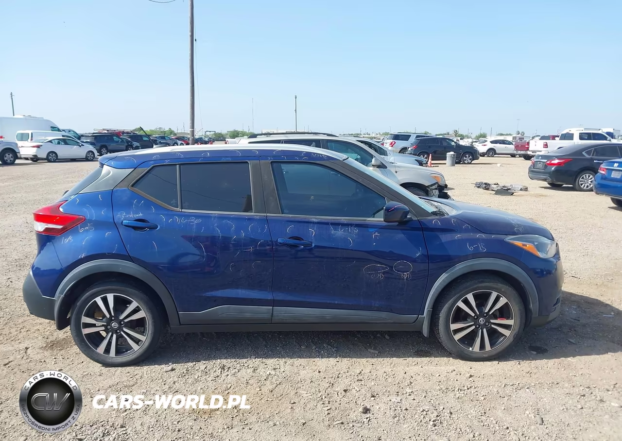 2018 Nissan Kicks Sv VIN:3N1CP5CU8JL543818 - 13