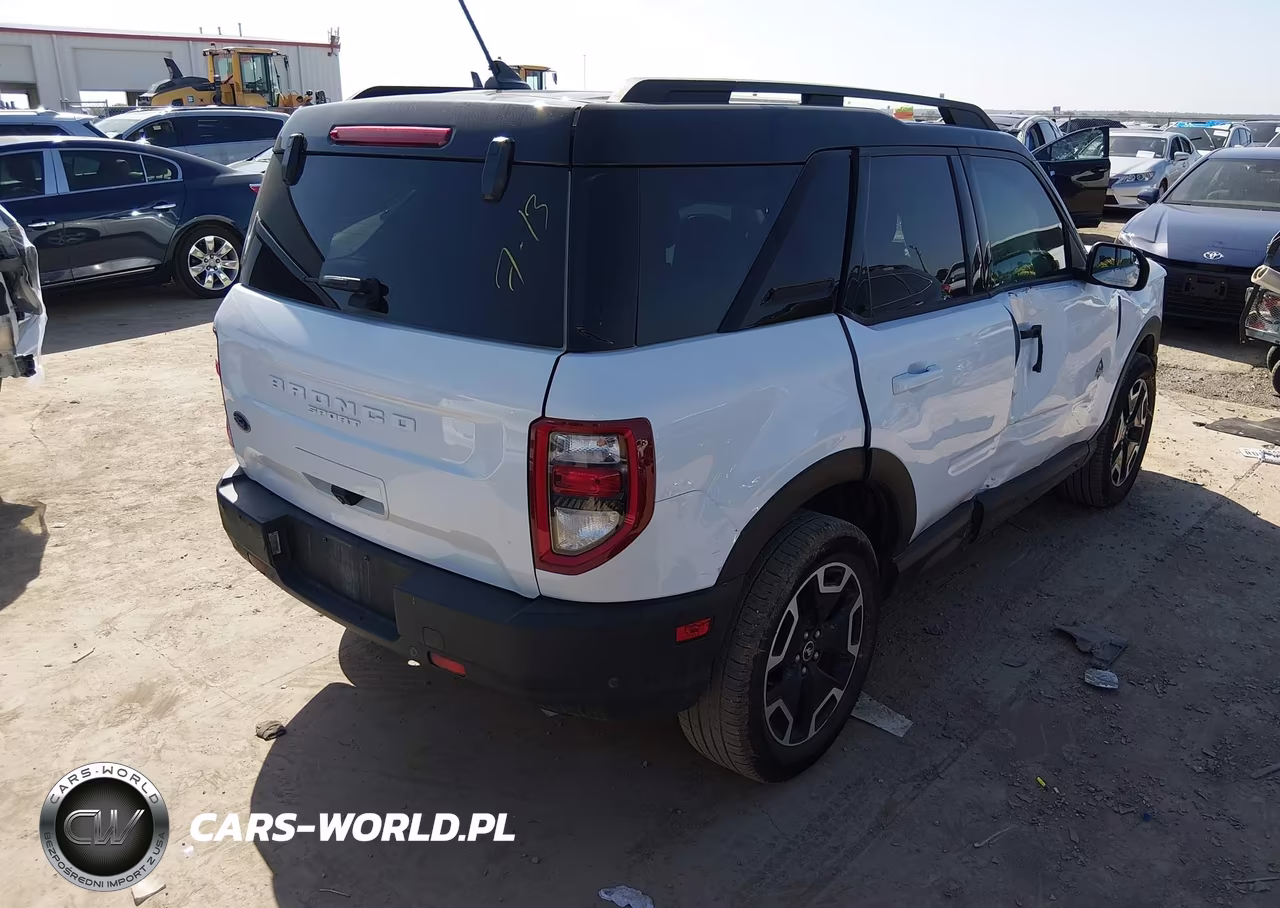 2021 Ford Bronco Sport Outer Banks VIN:3FMCR9C62MRB04708 - 4