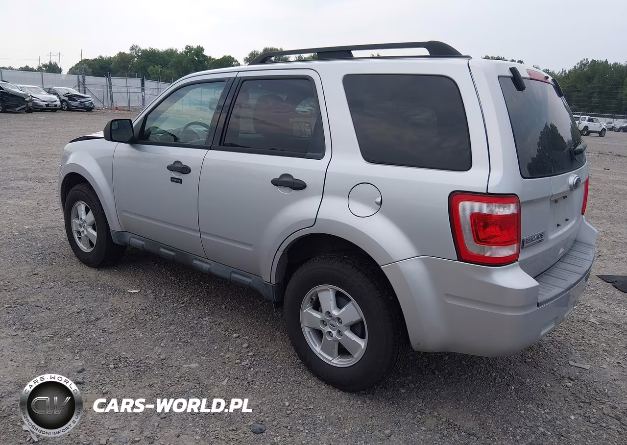 2010 Ford Escape Xlt VIN:1FMCU0D71AKC64838 - 3