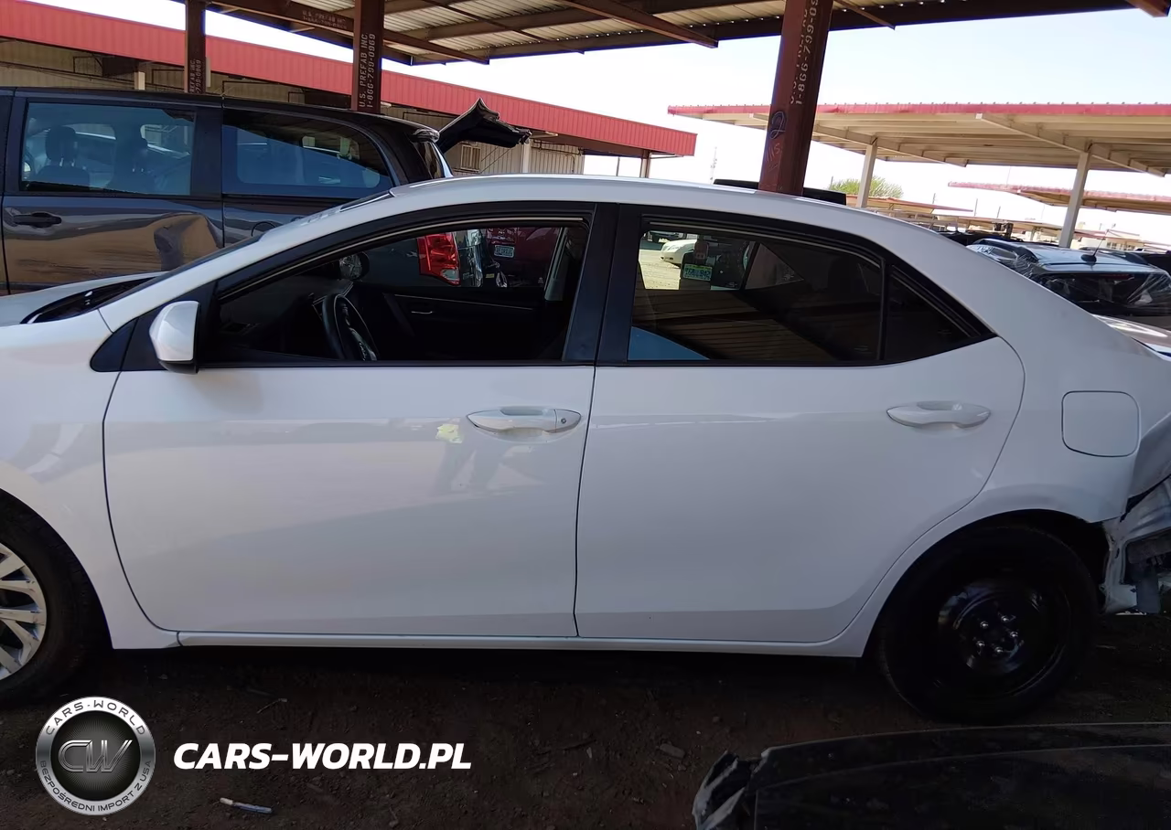 2018 Toyota Corolla Le VIN:2T1BURHE4JC976162 - 14
