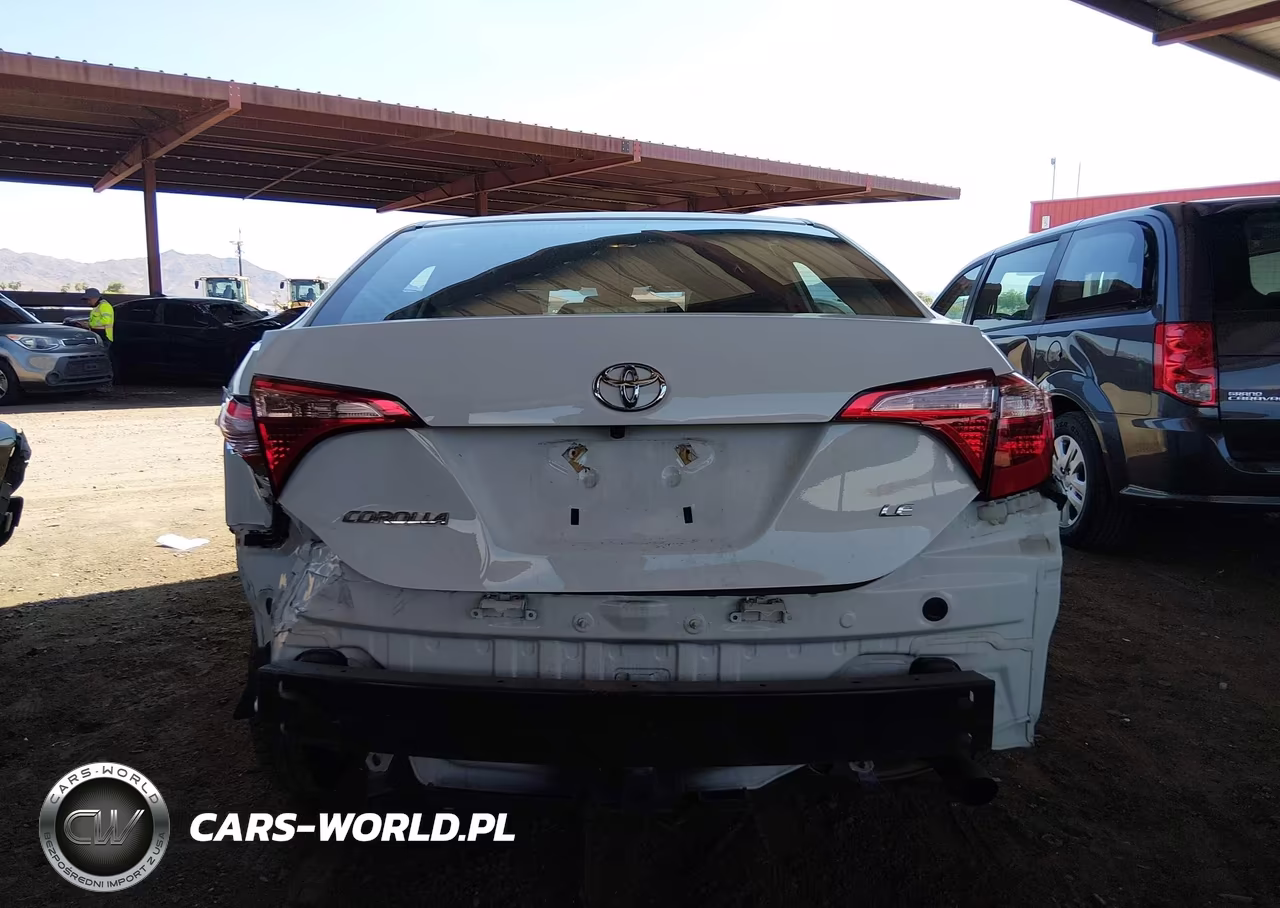 2018 Toyota Corolla Le VIN:2T1BURHE4JC976162 - 16