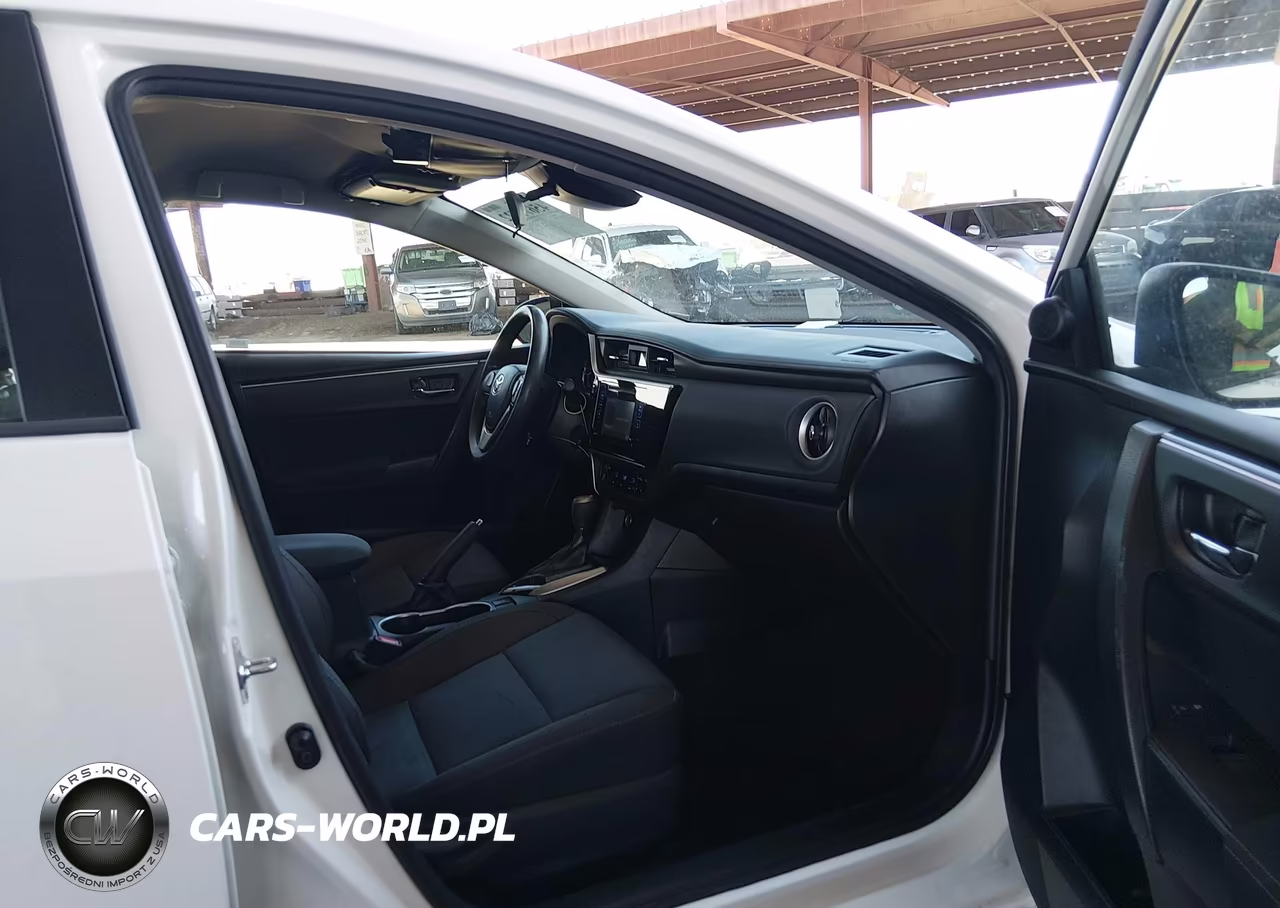 2018 Toyota Corolla Le VIN:2T1BURHE4JC976162 - 5