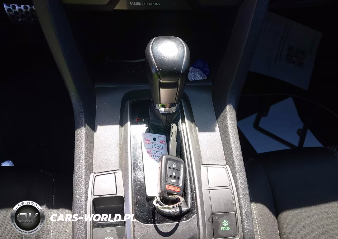 2019 Honda Civic Sport VIN:SHHFK7H42KU409687 - 11