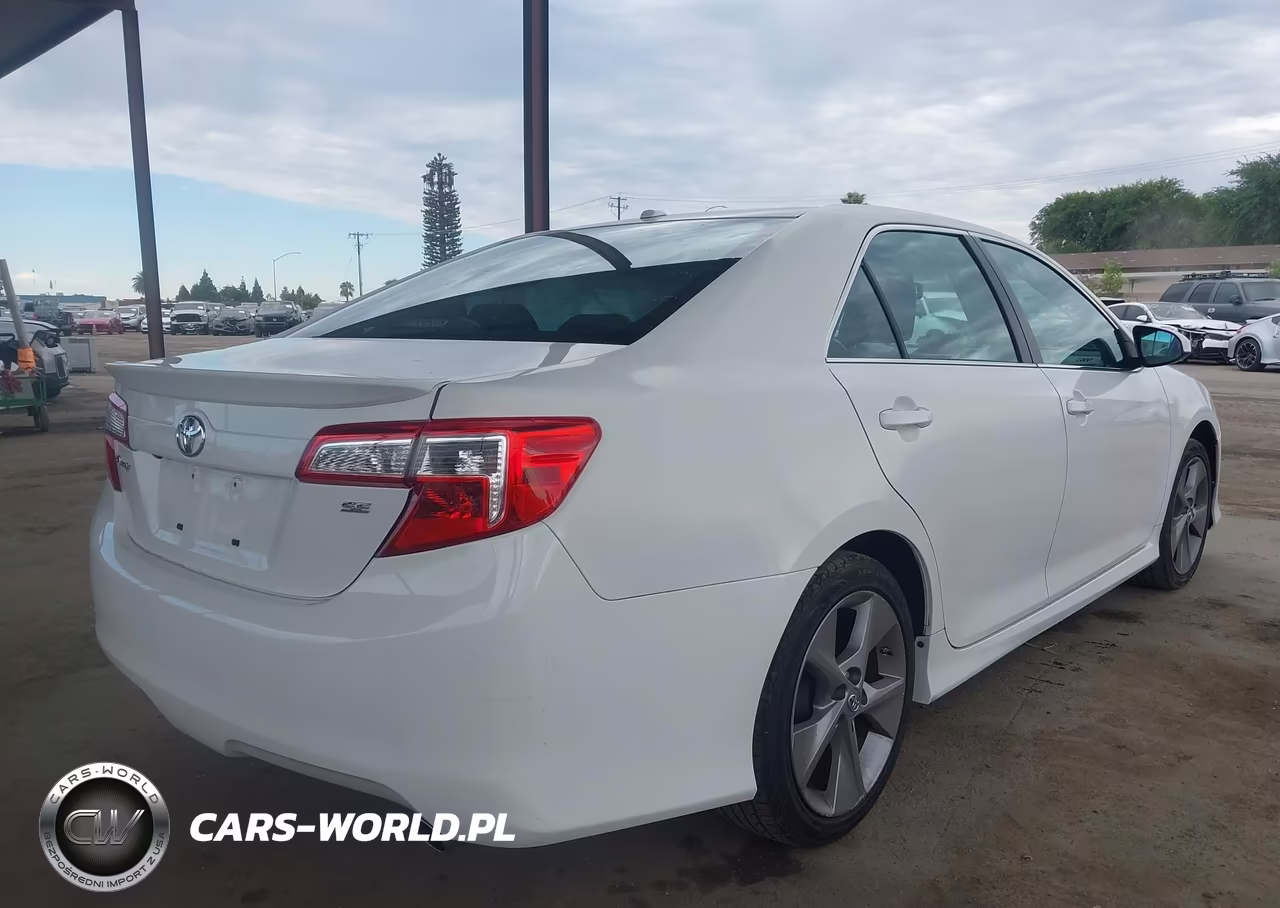 2013 Toyota Camry Se V6 VIN:4T1BK1FK5DU535479 - 4