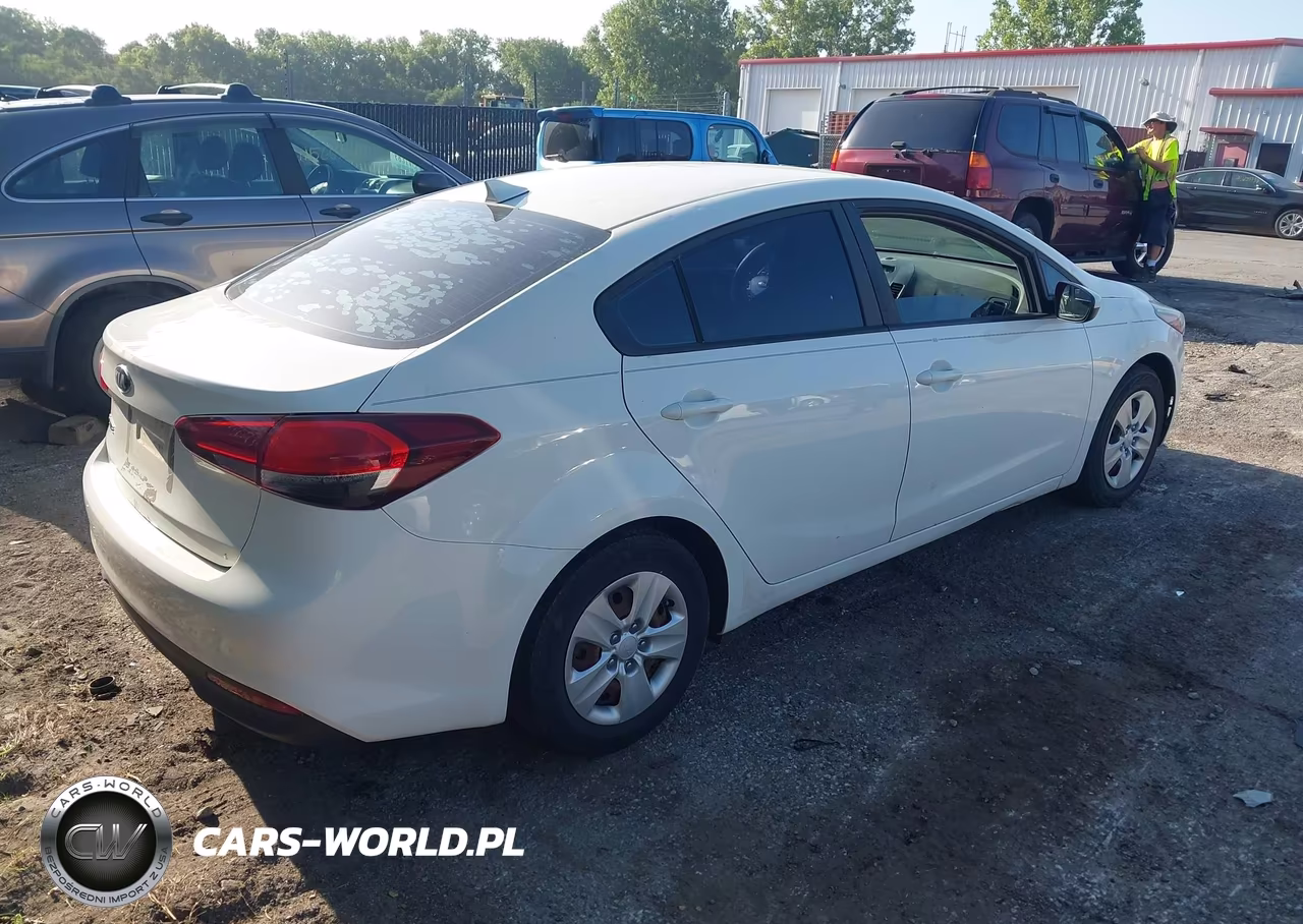 2017 Kia Forte Lx VIN:3KPFK4A71HE077342 - 4