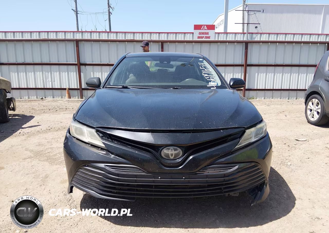 2018 Toyota Camry L VIN:4T1B11HK1JU535099 - 12