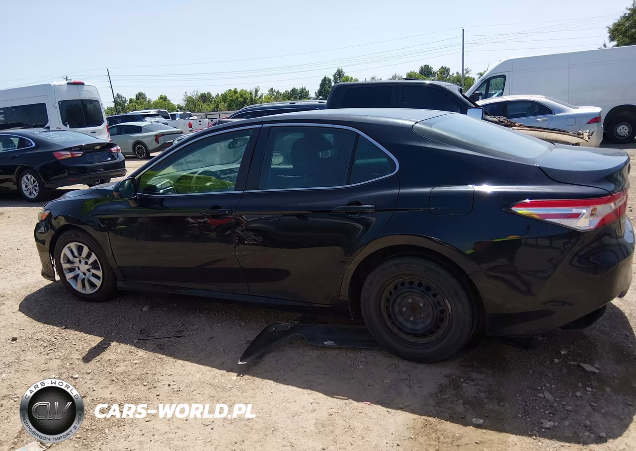 2018 Toyota Camry L VIN:4T1B11HK1JU535099 - 14