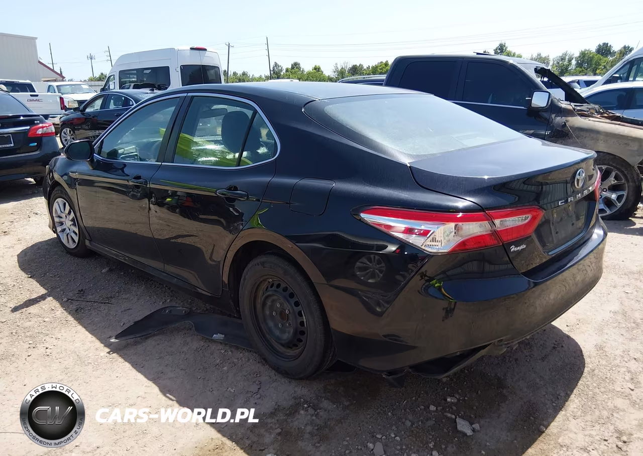 2018 Toyota Camry L VIN:4T1B11HK1JU535099 - 3