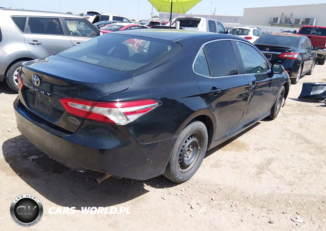 2018 Toyota Camry L VIN:4T1B11HK1JU535099 - 4
