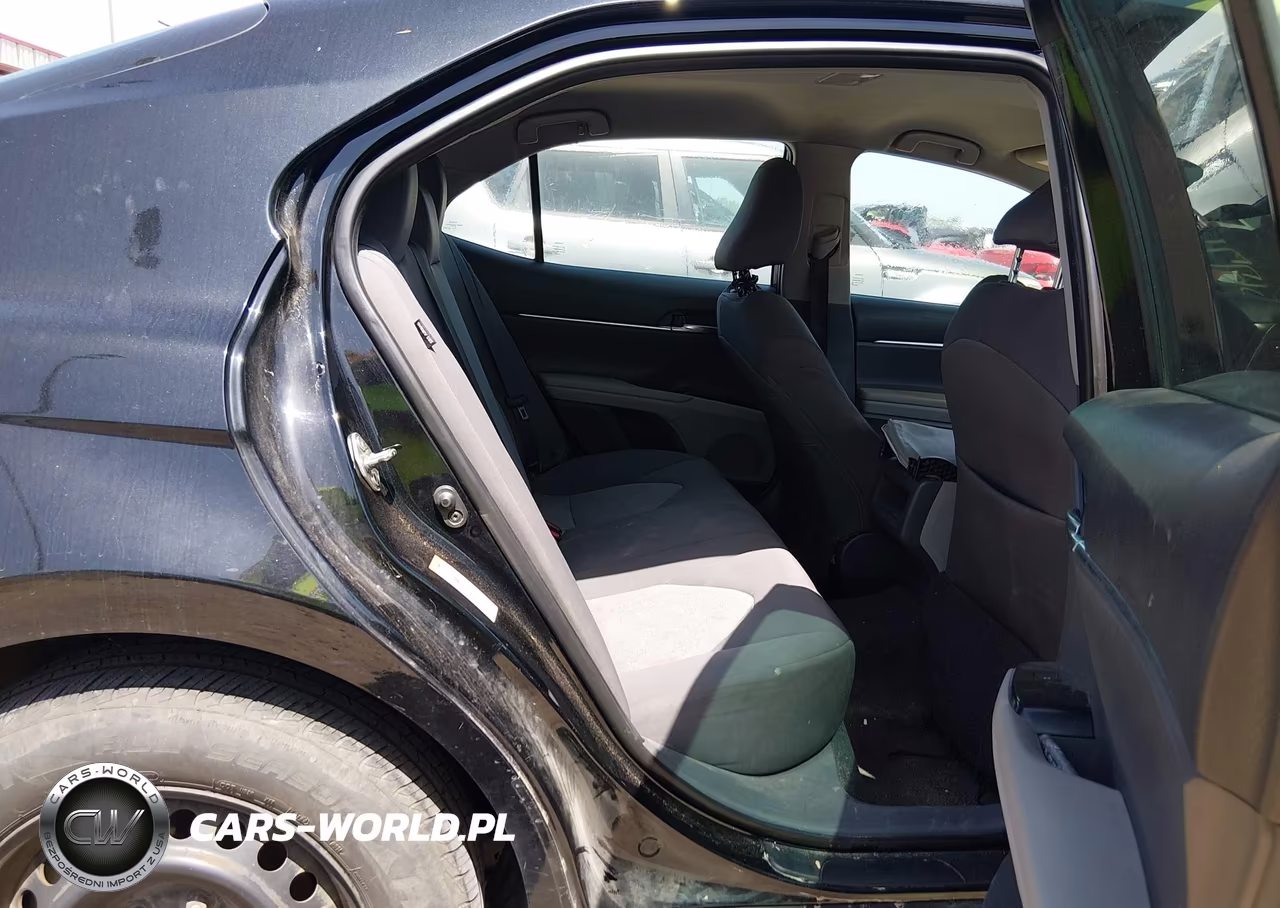 2018 Toyota Camry L VIN:4T1B11HK1JU535099 - 8
