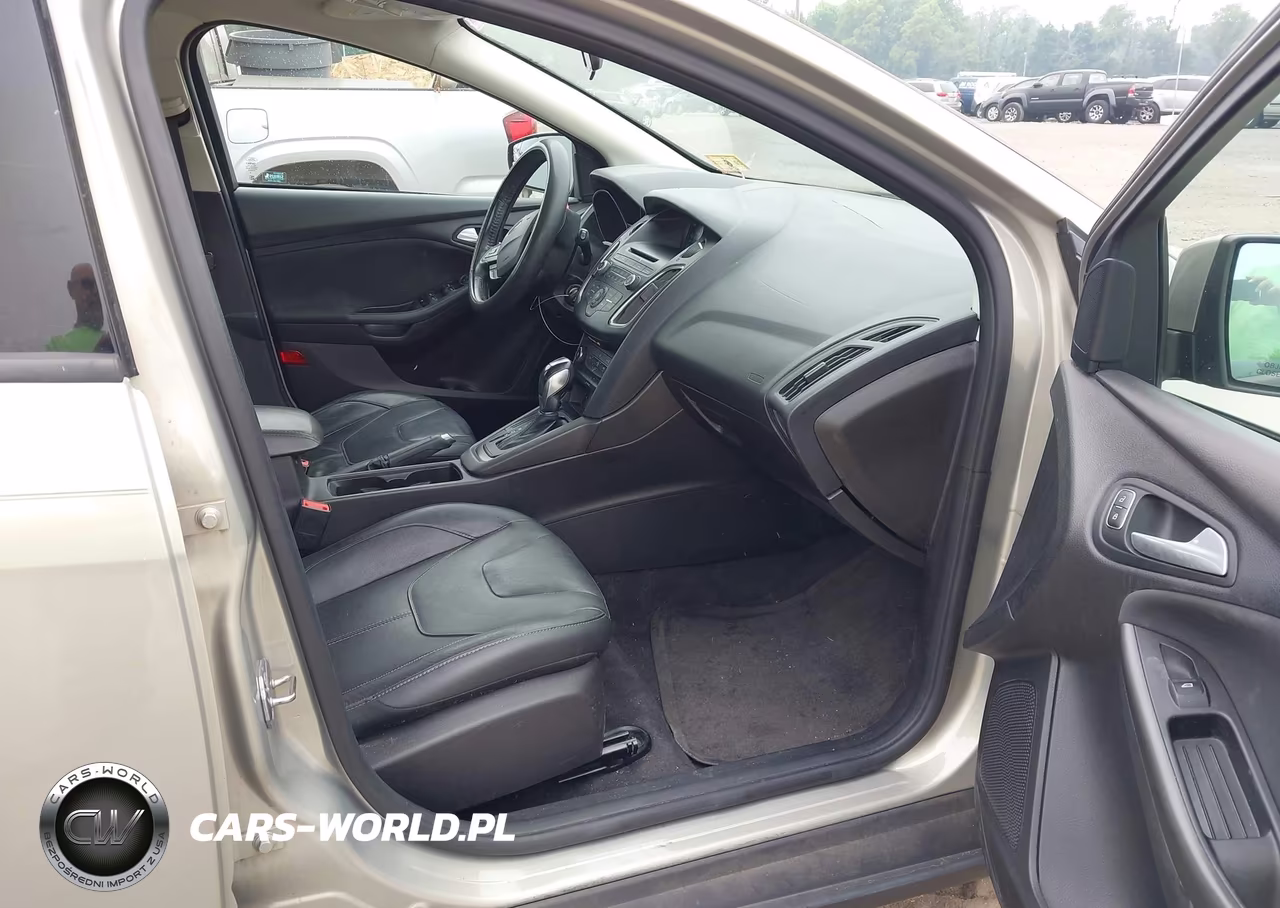2015 Ford Focus Se VIN:1FADP3K2XFL284019 - 5