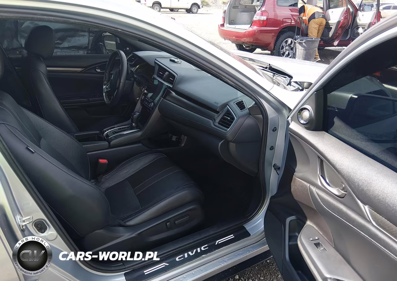2019 Honda Civic Sport Touring VIN:SHHFK7H90KU215879 - 5