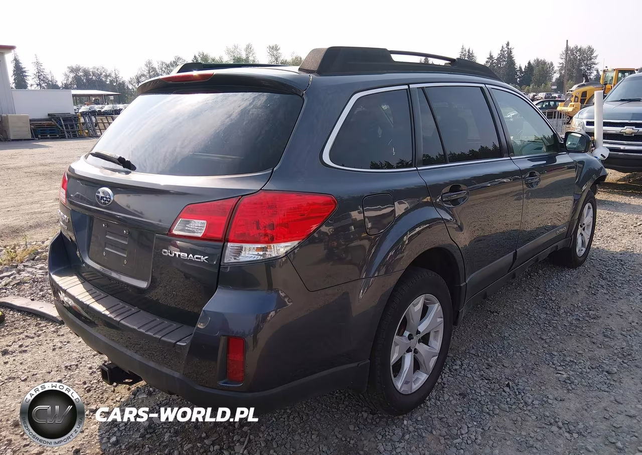 2013 Subaru Outback 2.5I Premium VIN:4S4BRCCC1D3290657 - 4