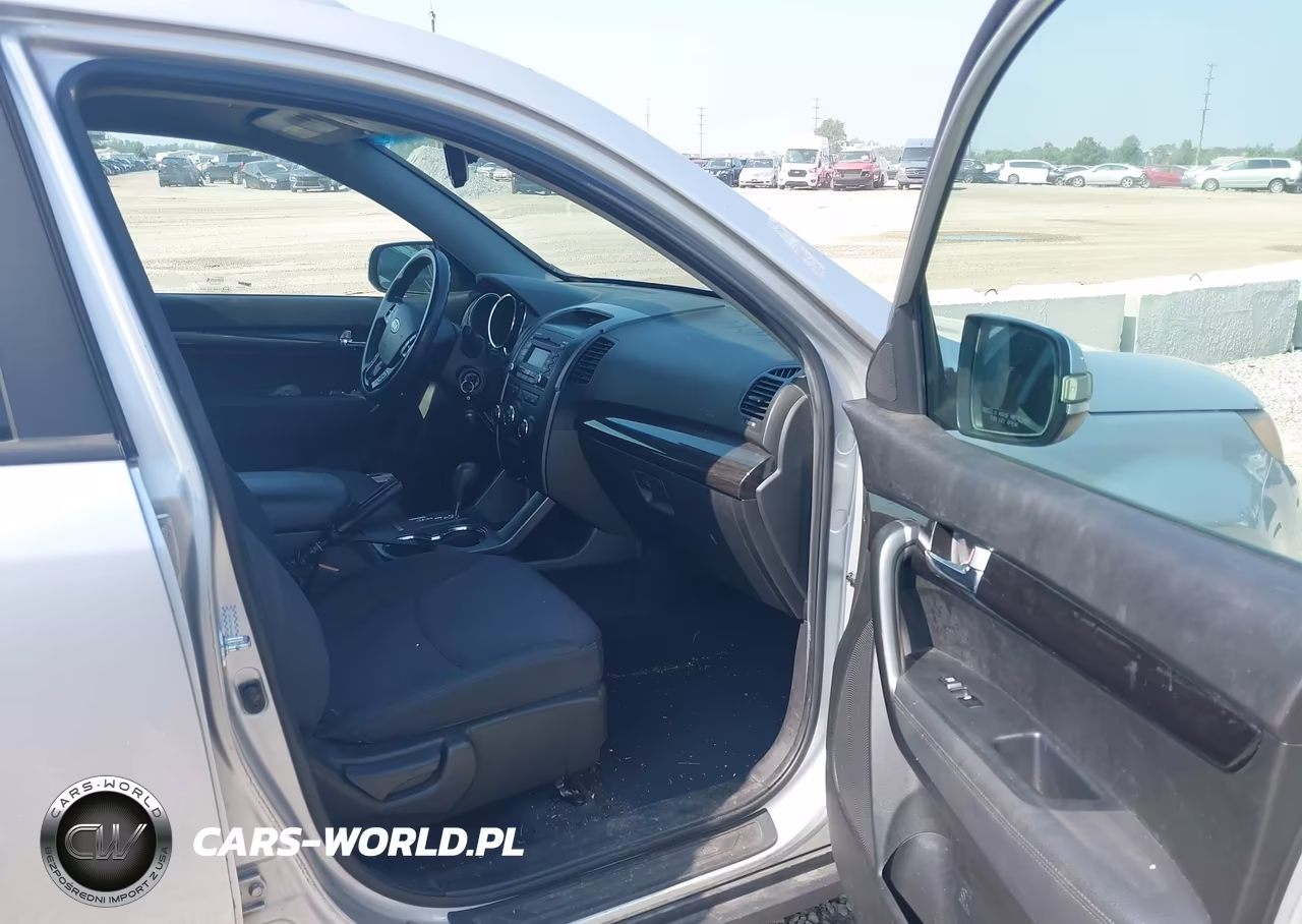 2011 Kia Sorento Lx VIN:5XYKT3A14BG020211 - 5