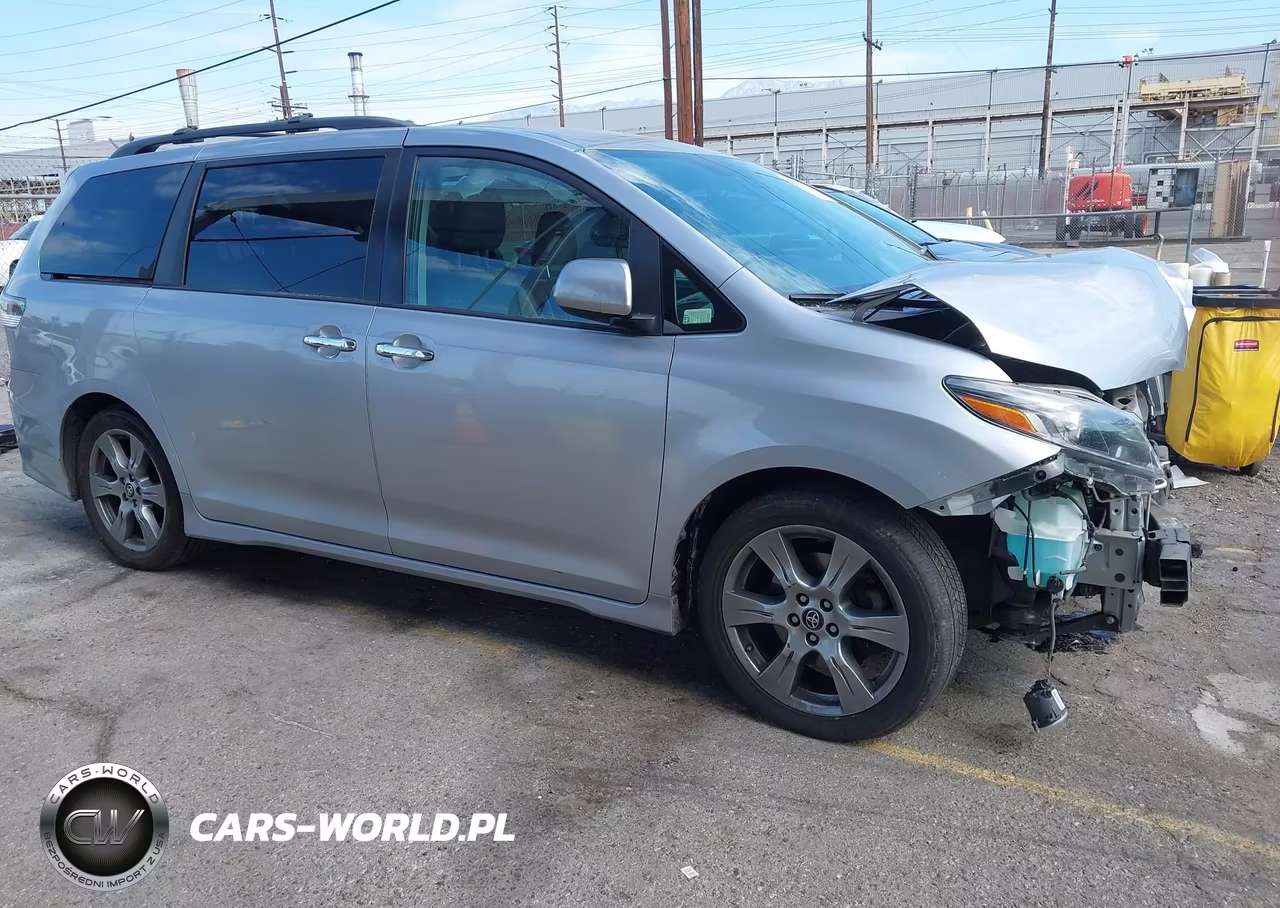 2018 Toyota Sienna Se 8 Passenger