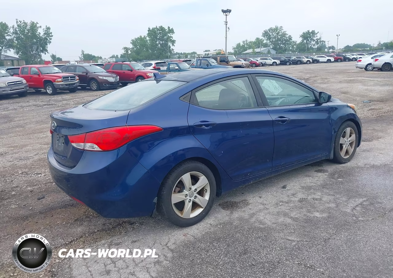 2013 Hyundai Elantra Gls VIN:KMHDH4AE0DU762797 - 4