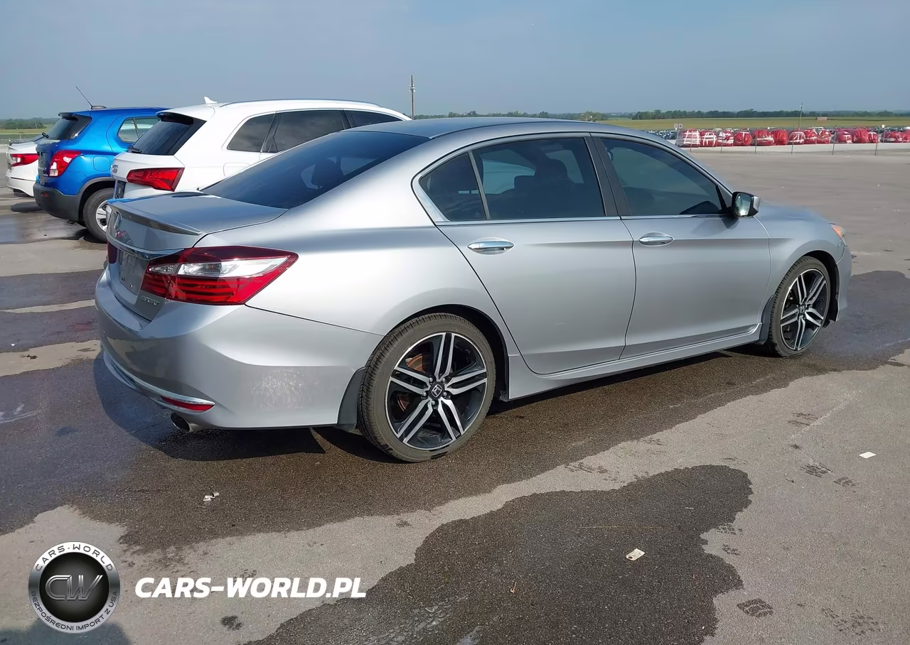 2017 Honda Accord Sport VIN:1HGCR2F56HA114092 - 4