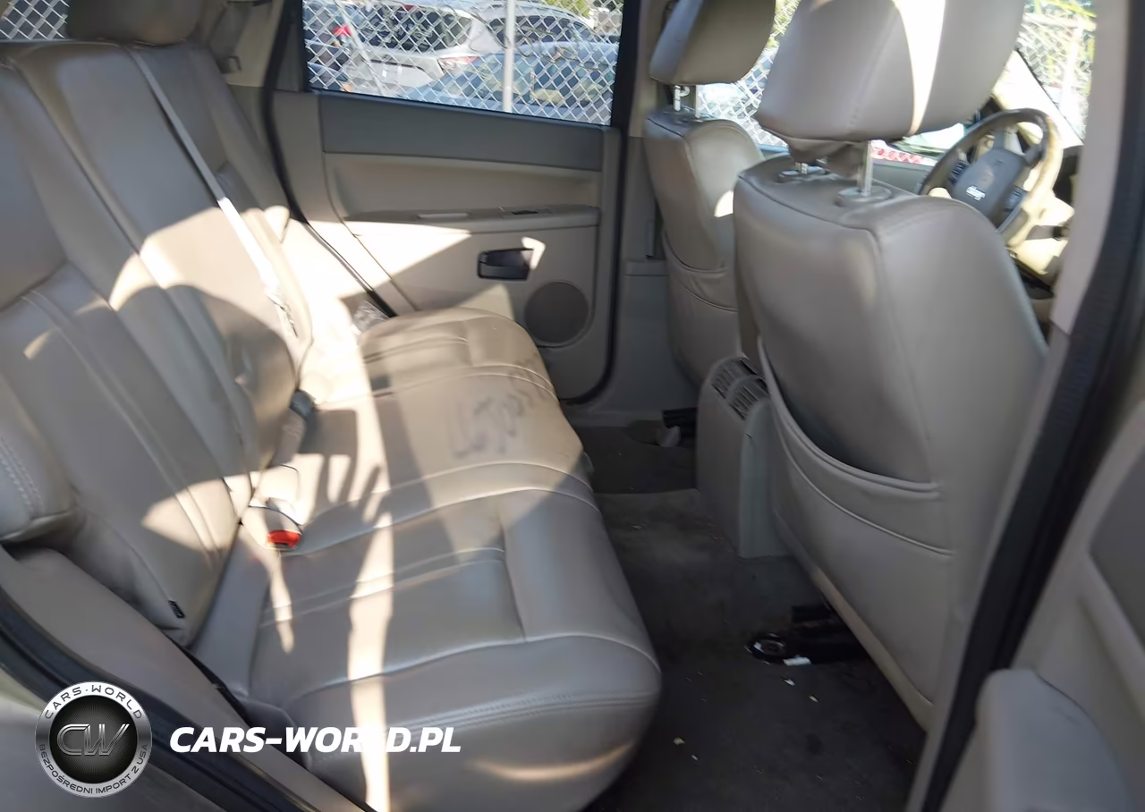 2005 Jeep Grand Cherokee Laredo VIN:1J4GS48K05C563474 - 8