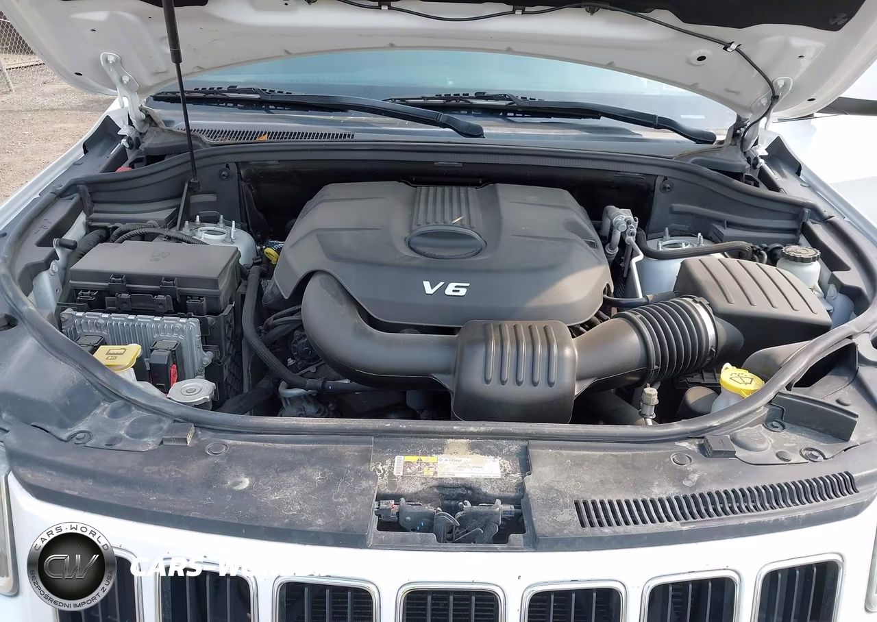 2015 Jeep Grand Cherokee Laredo VIN:1C4RJFAG7FC895822 - 10