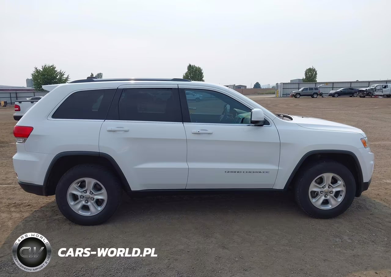 2015 Jeep Grand Cherokee Laredo VIN:1C4RJFAG7FC895822 - 14