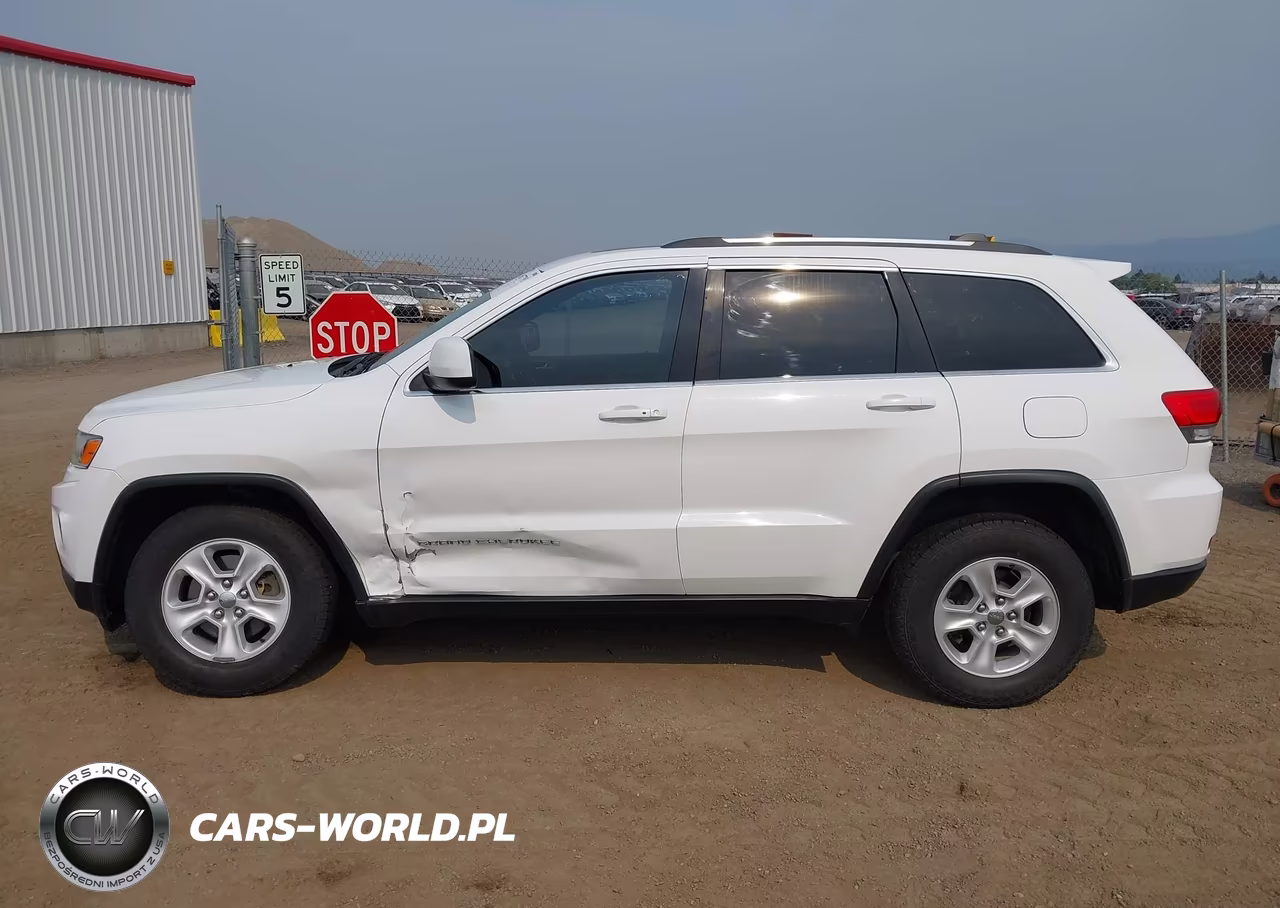 2015 Jeep Grand Cherokee Laredo VIN:1C4RJFAG7FC895822 - 15