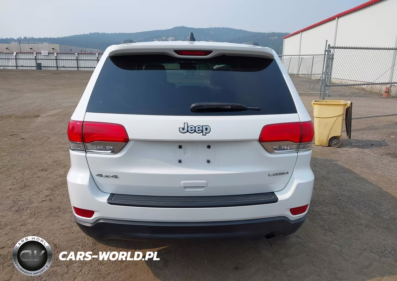 2015 Jeep Grand Cherokee Laredo VIN:1C4RJFAG7FC895822 - 17