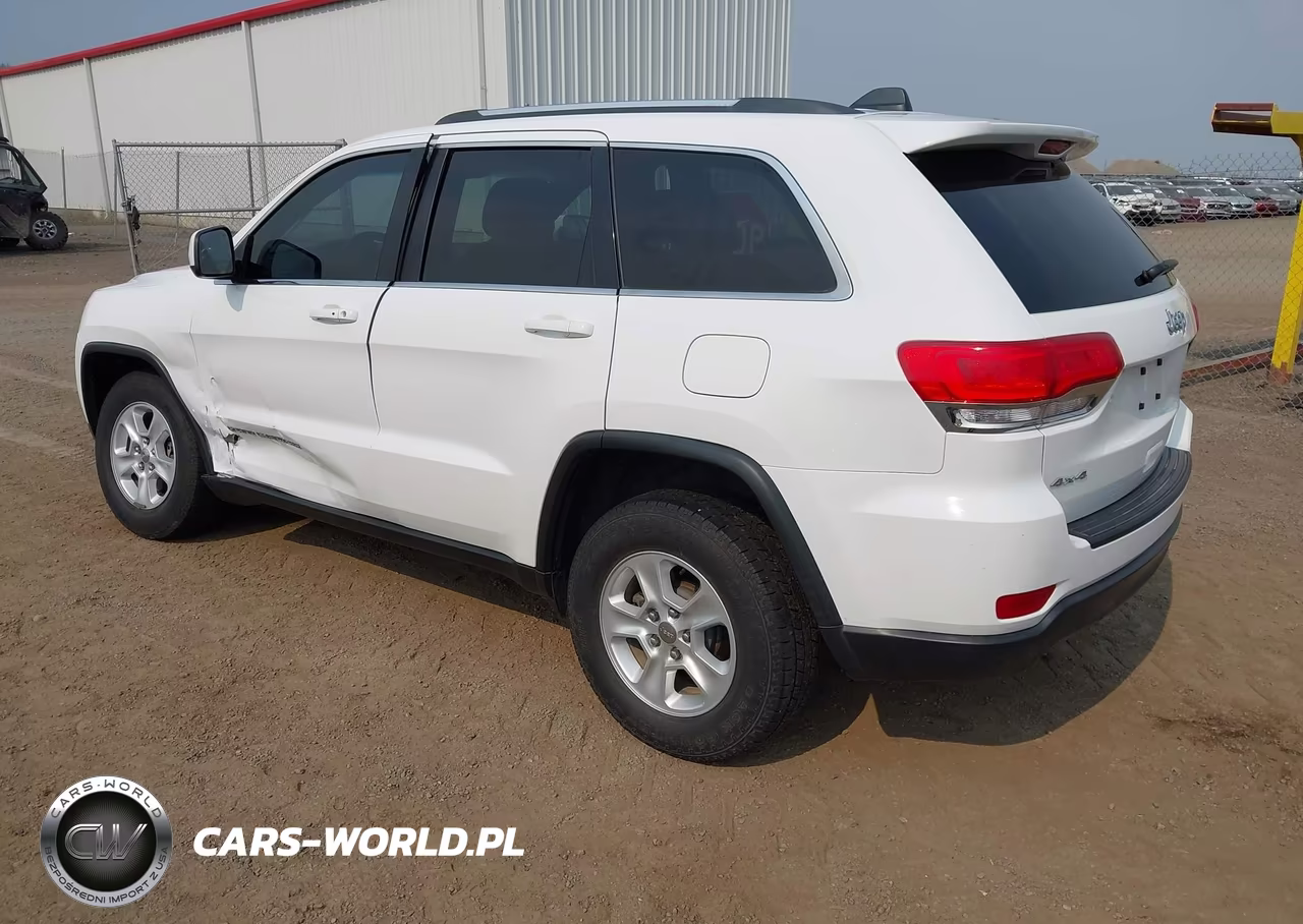 2015 Jeep Grand Cherokee Laredo VIN:1C4RJFAG7FC895822 - 3