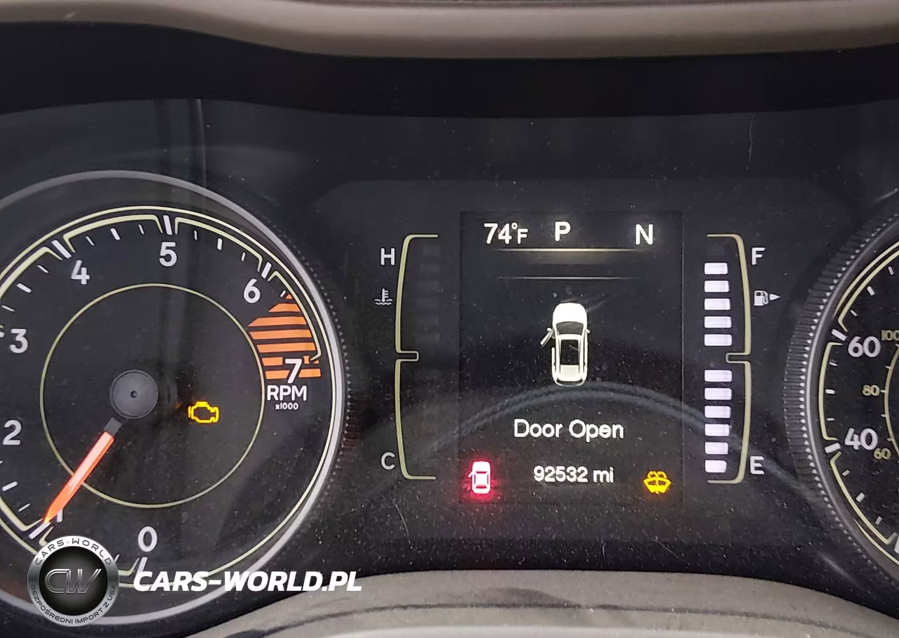 2017 Jeep Cherokee Latitude VIN:1C4PJMCB9HW666444 - 7