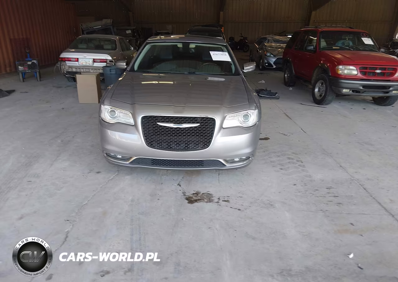 2015 Chrysler 300C VIN:2C3CCAEG7FH786095 - 12