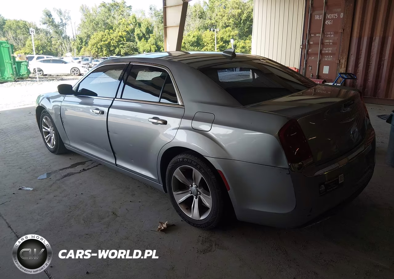 2015 Chrysler 300C VIN:2C3CCAEG7FH786095 - 3