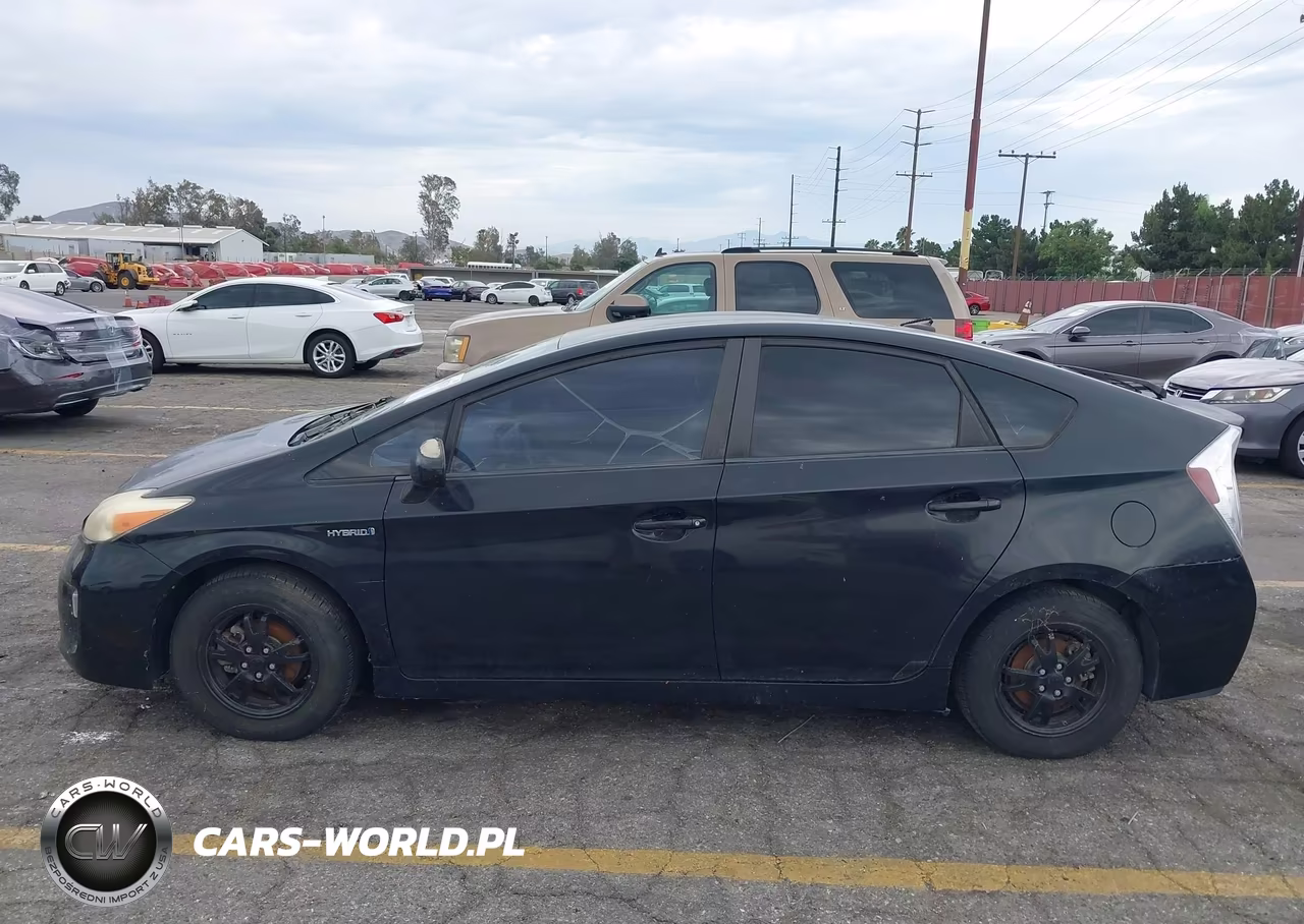 2013 Toyota Prius Three VIN:JTDKN3DU4D5646711 - 14