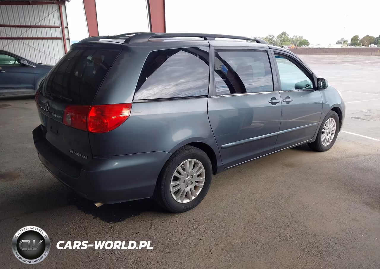 2010 Toyota Sienna Xle VIN:5TDYK4CC8AS299732 - 4