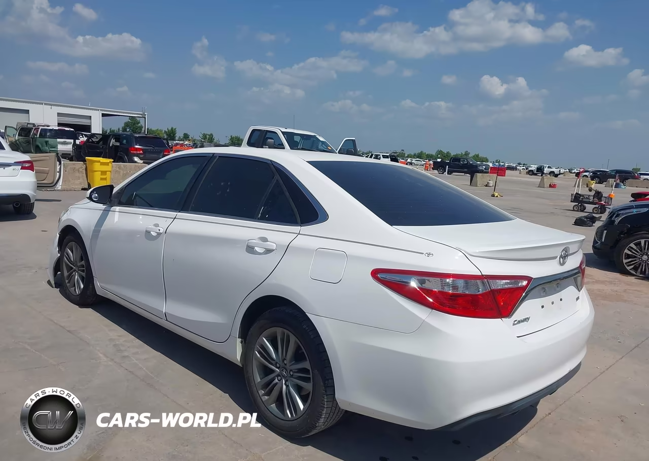 2017 Toyota Camry Se VIN:4T1BF1FK2HU368976 - 3