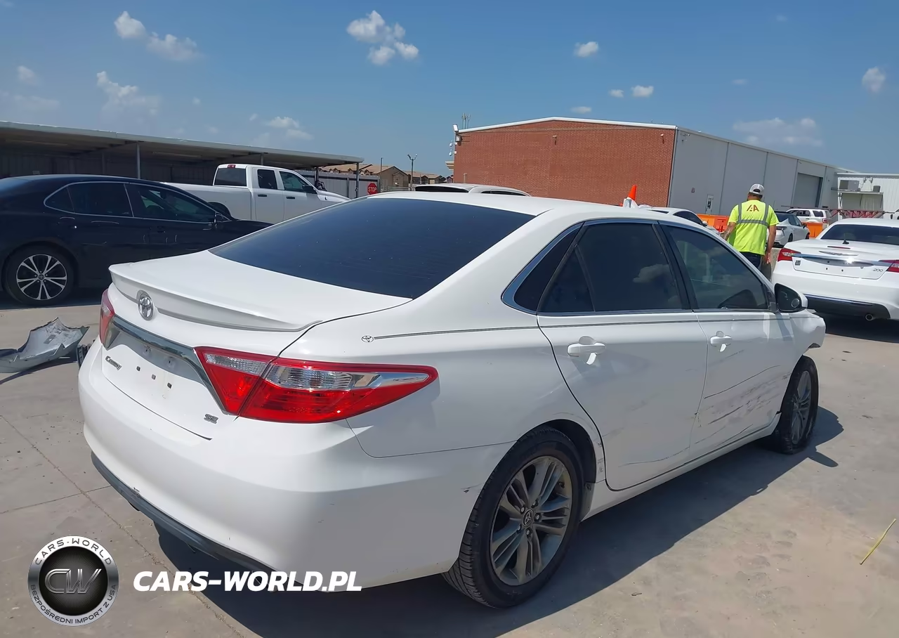 2017 Toyota Camry Se VIN:4T1BF1FK2HU368976 - 4
