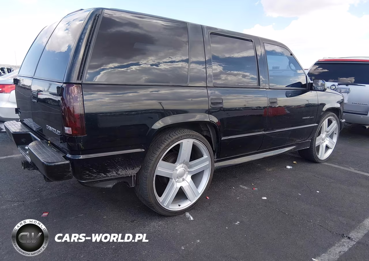 2000 Chevrolet Tahoe Limited VIN:1GNEC13R7YR127209 - 4