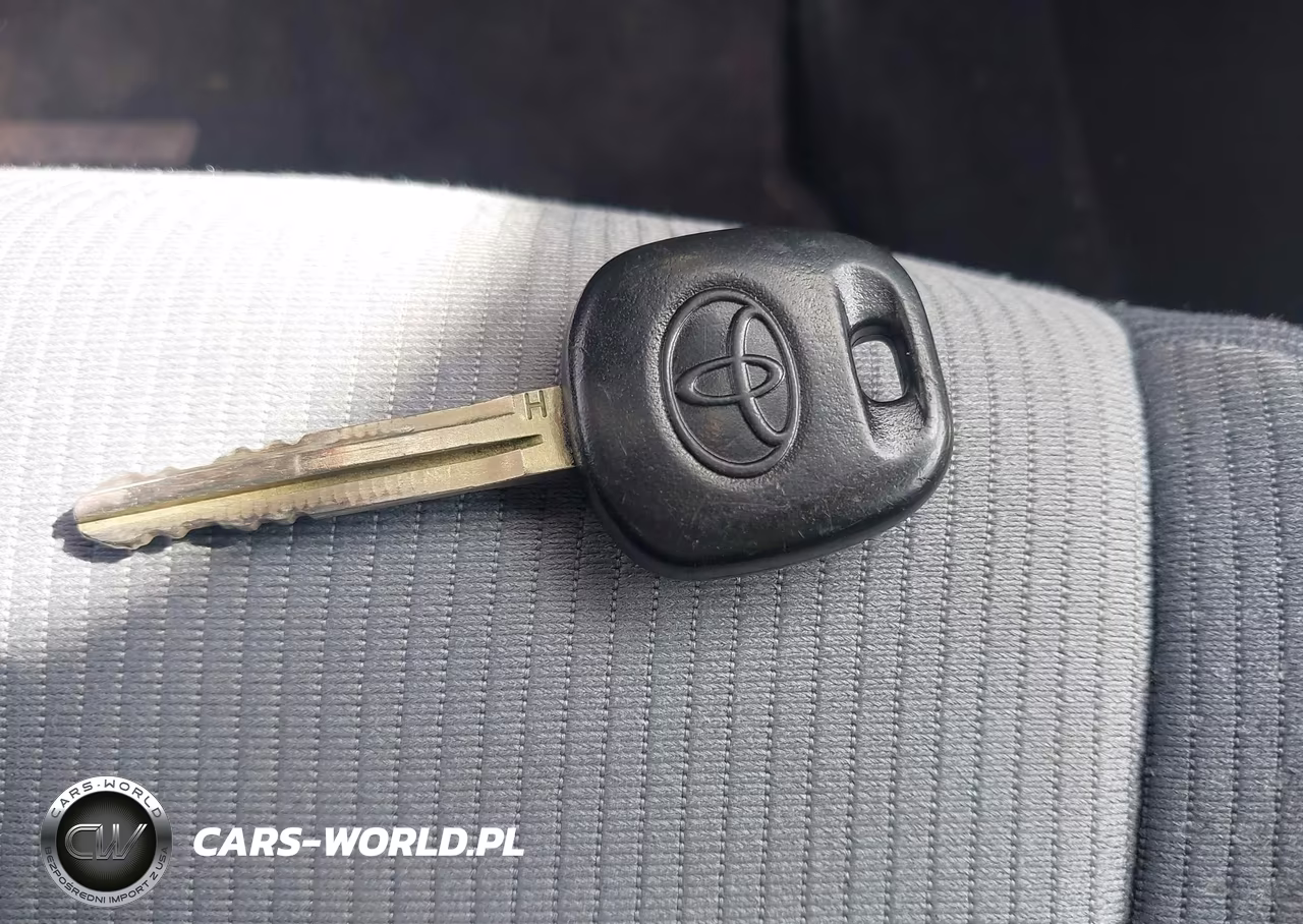 2015 Toyota Corolla L VIN:5YFBURHE4FP295328 - 11