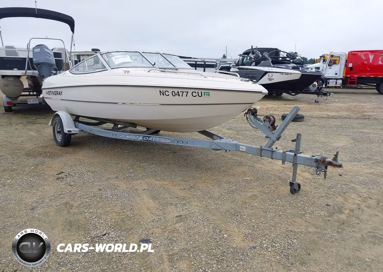 1998 Stingray Boat